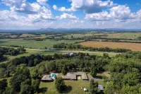 Amber Refresh by AvantStay Pool and Hot Tub
