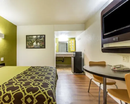 Rodeway Inn Downtown Hanford