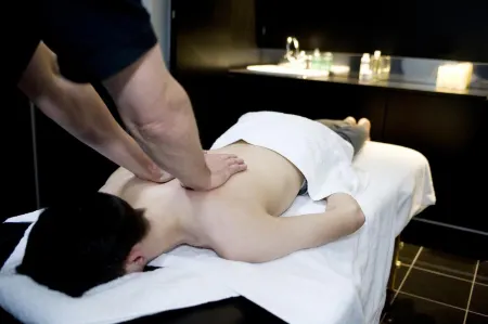 The Lodge at Kingswood Отели в г. Рейгейт