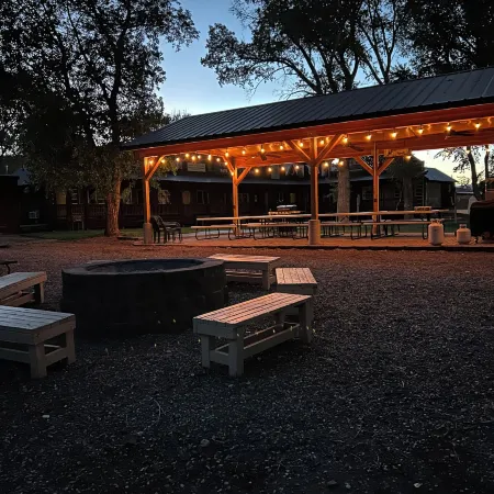 Moore's Old Pine Inn