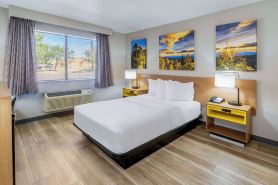 Days Inn by Wyndham Los Lunas