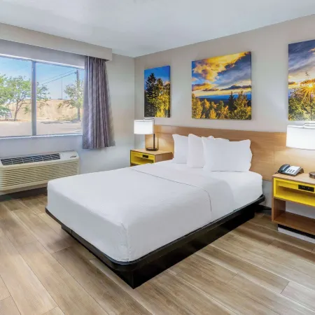 Days Inn by Wyndham Los Lunas