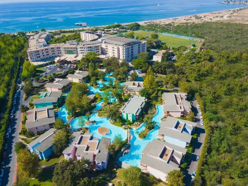 Sueno Hotels Beach Side - parking