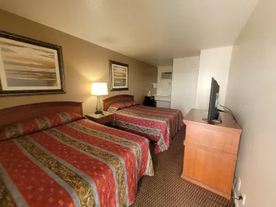 Queens Lodge Motel