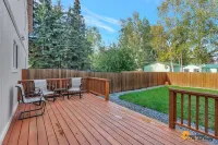 2 Spacious 4-bedroom condo in charming Anchorage with WiFi in UMED district Hotels in 