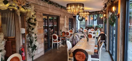 The Waterside Bar, Rooms & Restaurant