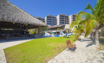 Coral Blue Huatulco All Inclusive