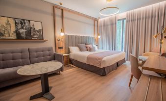 Hotel Giralda Center