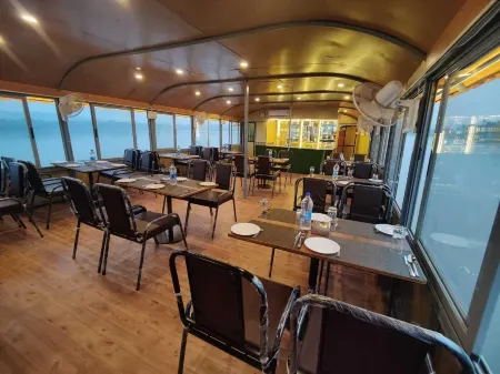 Seascape Floating Paradise Отели в г. Чопдем