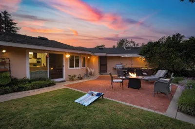 East Valley Manor by Avantstay Minutes to the Beach Hotels near Manning Park - Area 9
