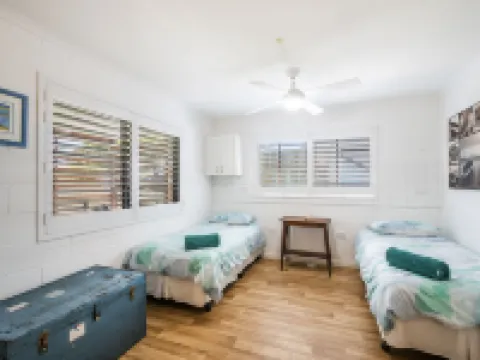 Blue River Apartments - Wooli Ocean - Waterfront Hotels in Wooli