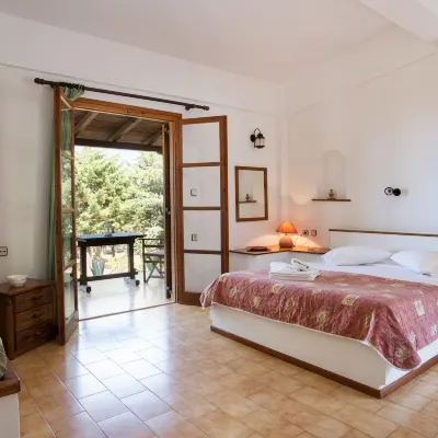 Monemvasia Village (ex Topalti) Отели рядом с достопримечательностью «Венецианская крепость»