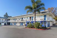 Motel 6 Hayward, CA- Silicon Valley Gateway - Pet Friendly
