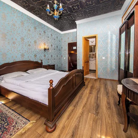 ZiRa Residence - Authentic Rooms in Old Town