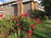 Rose Garden Vancouver Hotels in Tsawwassen