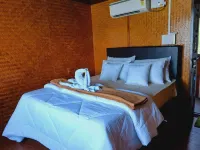 Aquaholic - A Floating Villa Hotels in Chopdem