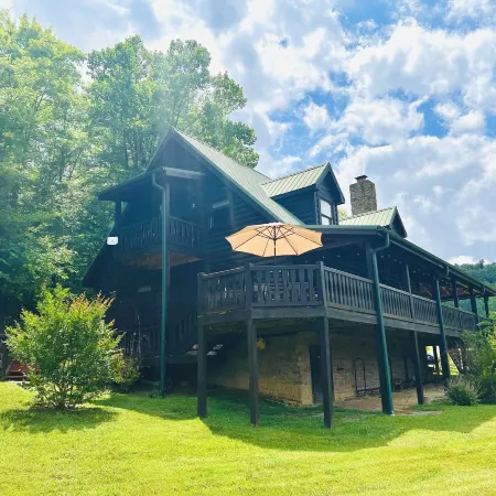 Burning Tree 3 Bedroom Cabin by RedAwning