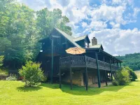 Burning Tree 3 Bedroom Cabin by RedAwning - Chalets