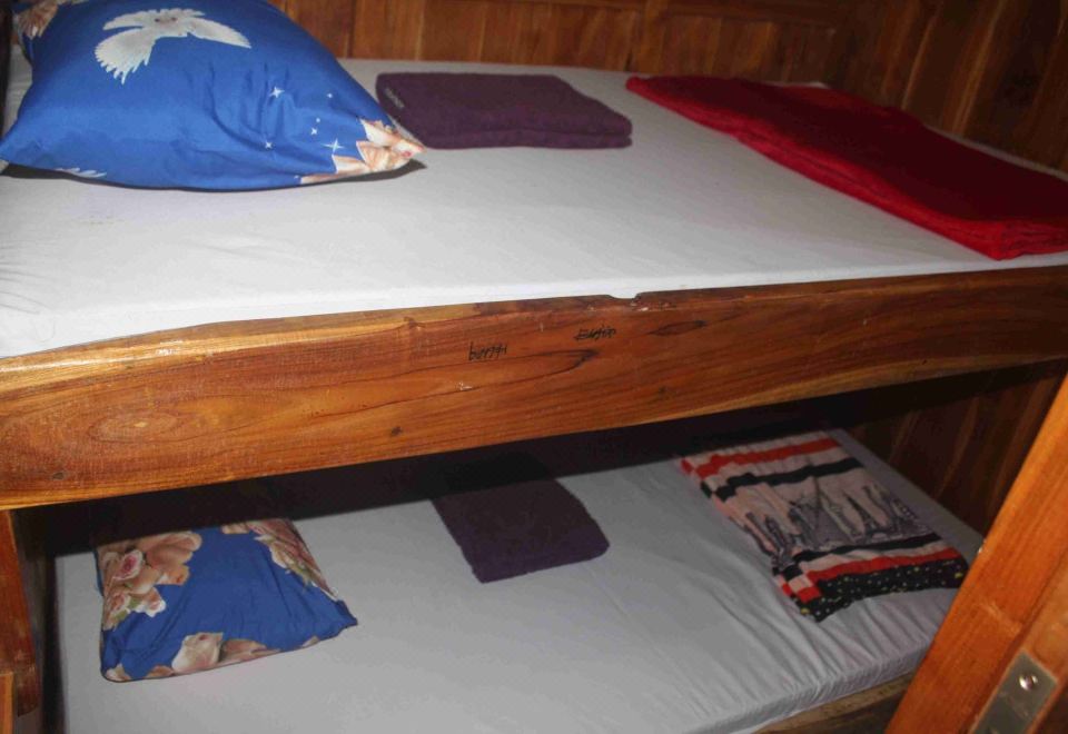 코모도 하우스보트