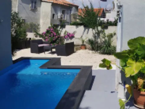 Captain Emo City Apartments Hotels in Pula