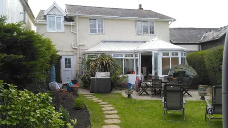 Myrtle Cottage Vacation Rooms Отели в г. Свонси