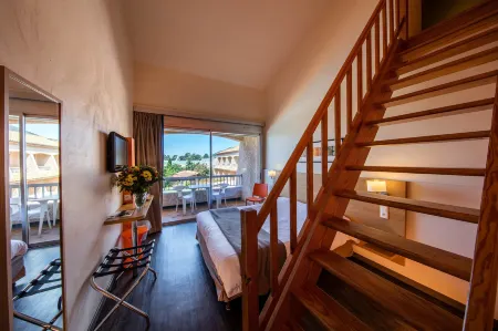 Noemys Toulon la Valette - Hotel Restaurant Avec Piscine