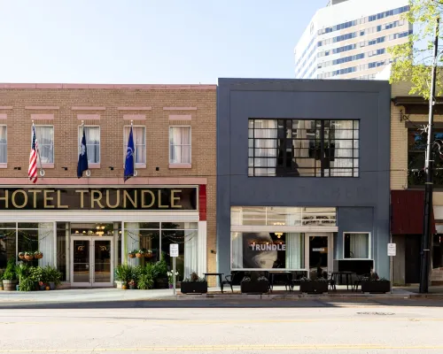 Hotel Trundle Hotels near War Dog Memorial