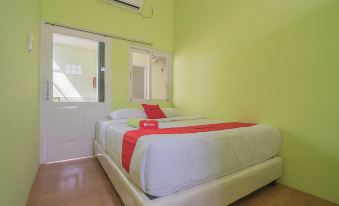 RedDoorz Syariah Near Museum Wisma Karya Subang