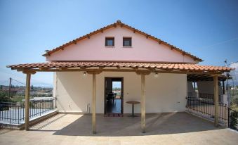 Foula House in Magnisia