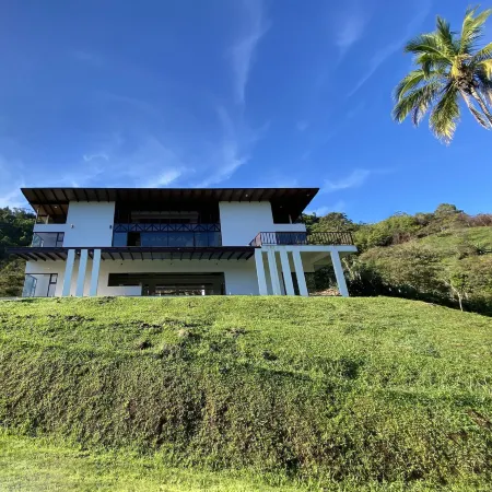 Arte de Plumas Birding Lodge
