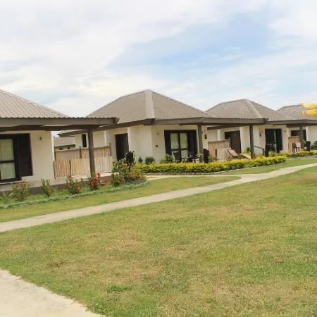 Landers Bay Resort & Spa Fiji - Adults Only Отели рядом с достопримечательностью «Гарден оф Слипинг Джайант»