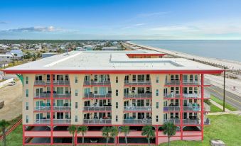 Paradise Shores 305 by Pristine Properties Vacation Rentals