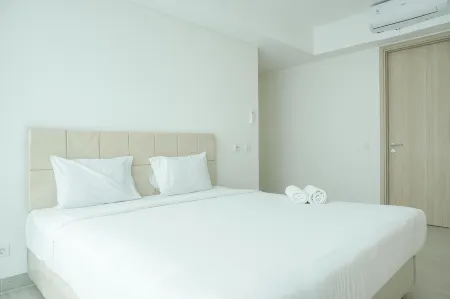 Spacious and Nice 2Br at Hillcrest House Apartment Отели в г. Cibodas