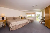 Lighthouse Inn Cape Cod Hotels in West Dennis