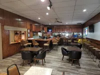 Delta Queen Lodge Bar Restaurant Hotels in Isleton