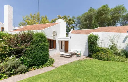 Posada del Huerto by Vilvey Turismo Отели в г. Лухан де Куйо