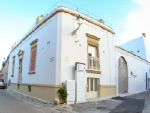 コルテ・ラルゴ・ラウロ・ディモーレ&スパ ウジェントのホテル