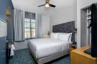 Hotel Garrett – No Resort Fee - parking