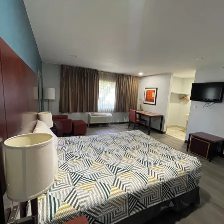 Portside Inn & Suites
