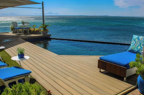 185 on Beach Boutique Suites - Jacuzzi