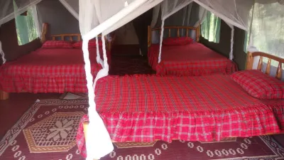 Masai Mara Manyatta Camp Các khách sạn ở Ololaimutiek Village
