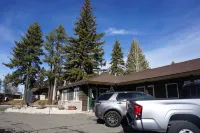 A&A Lake Tahoe Inn - parking