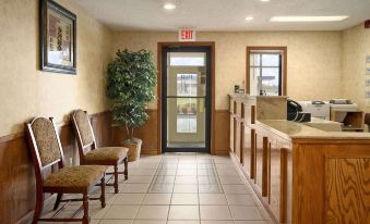 Super 8 by Wyndham Rayville