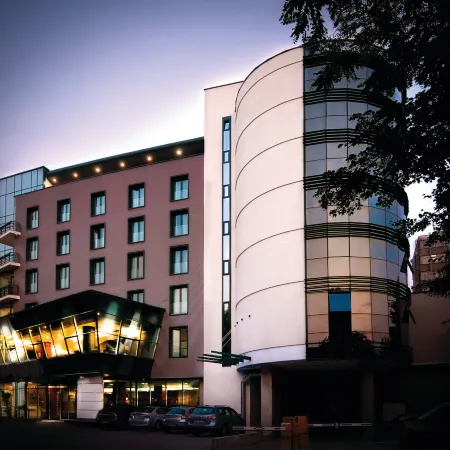 DoubleTree by Hilton Cluj - City Plaza Отели рядом с достопримечательностью «Центр города»