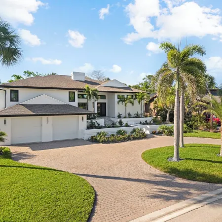 Luxurious Naples retreat!