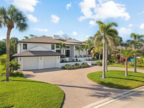 Luxurious Naples retreat!