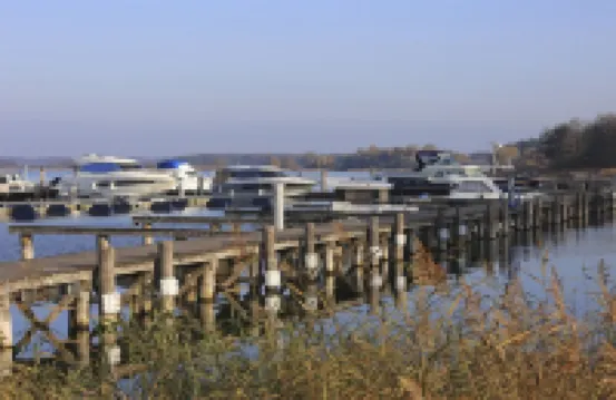 House Comfort, with outdoor whirlpool and sauna for exclusive use, 300m to the lake