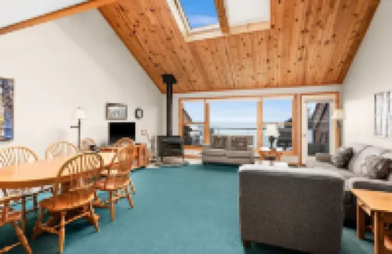 Spectacular view Lake Superior.  Spacious Lakehome on lakeshore, unit #99.