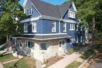 Charming Vintage Farmhouse 3 Bedroom Oasis - Balkoner
