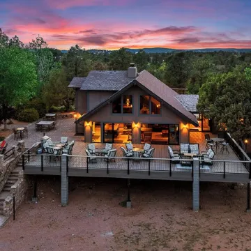 5 Acre Retreat w/ Pickleball, Hot Tub, Mountain Views & Private Theater.